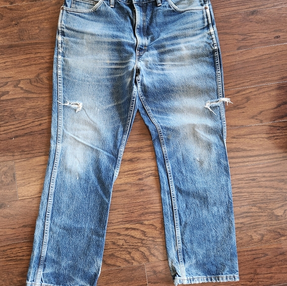 Vintage Dakota naturally distressed denim - Picture 2 of 3